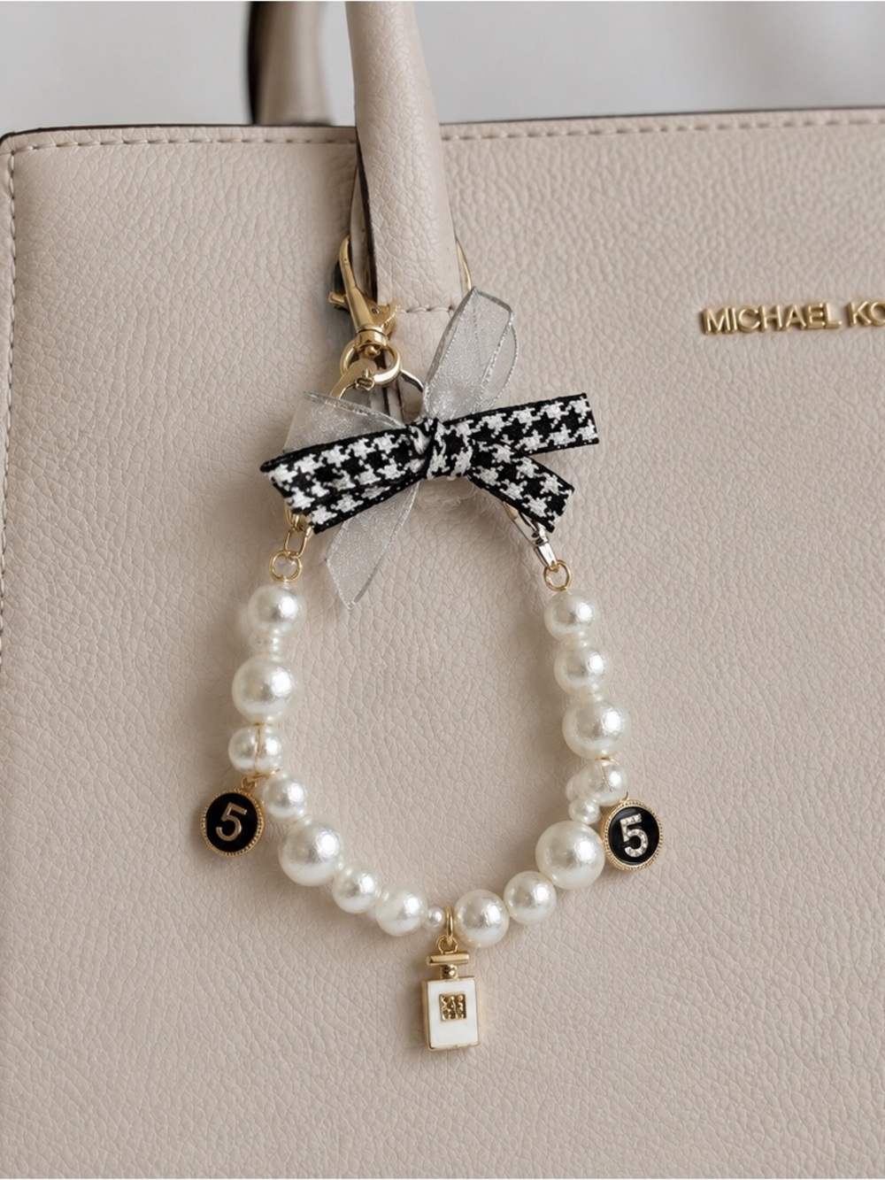 Pearl Charm Bag Bracelet Keychain - Cream/White